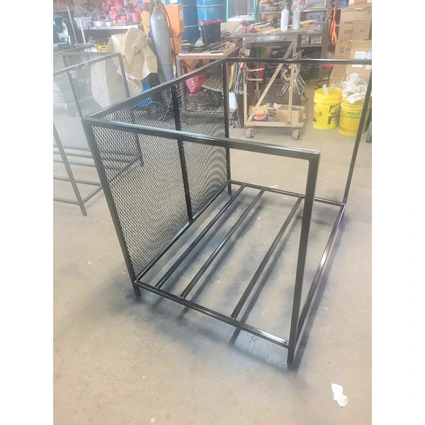 End view of the tool rack